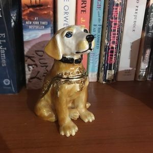 Small Dog Storage Holder